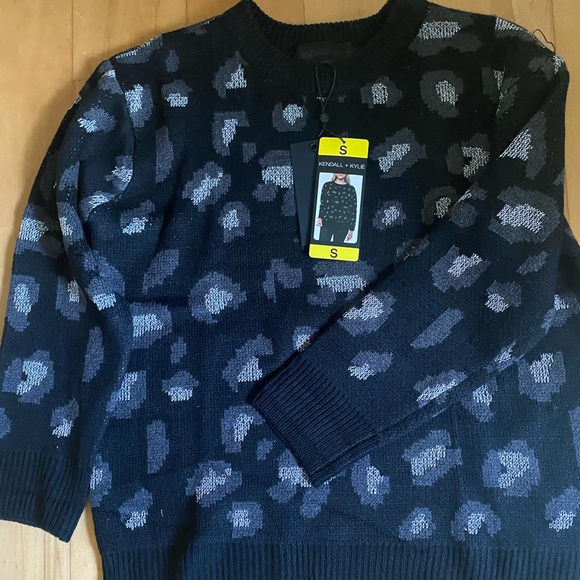 Kendall + Kylie Sweater - Picture 1 of 1